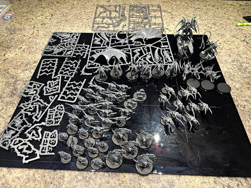 Warhammer 40k tyranids army - warhammer,
